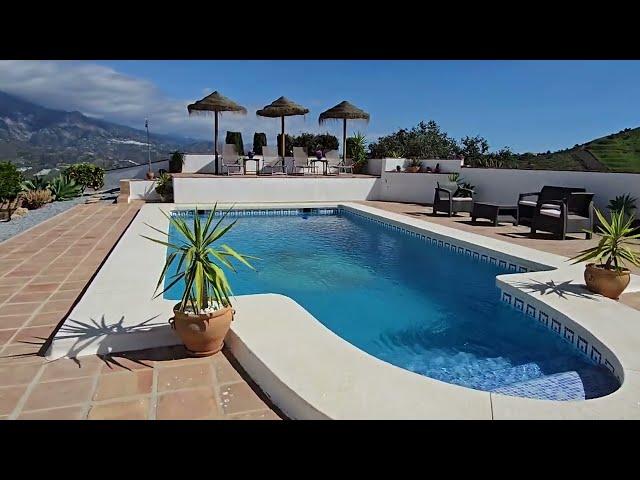 Buying a holiday home in Andalucia: Villa El Charco at Vinuela, EXCLUSIVE at 589,000€ Furnished