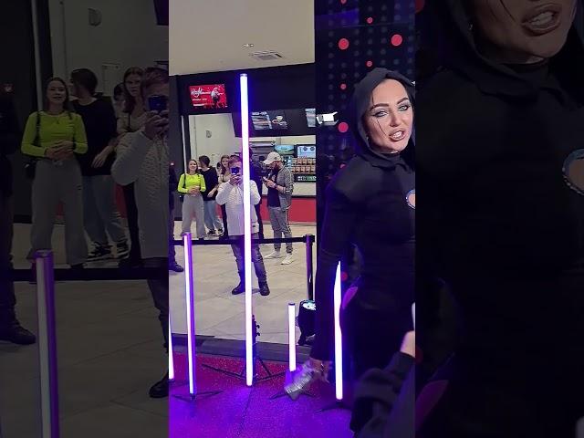 Виолетта Чиковани. Блогерша. Концерт ЗВЁЗДЫ ХАЙПА. LIVE ARENA. Москва, декабрь 2023 #музыка