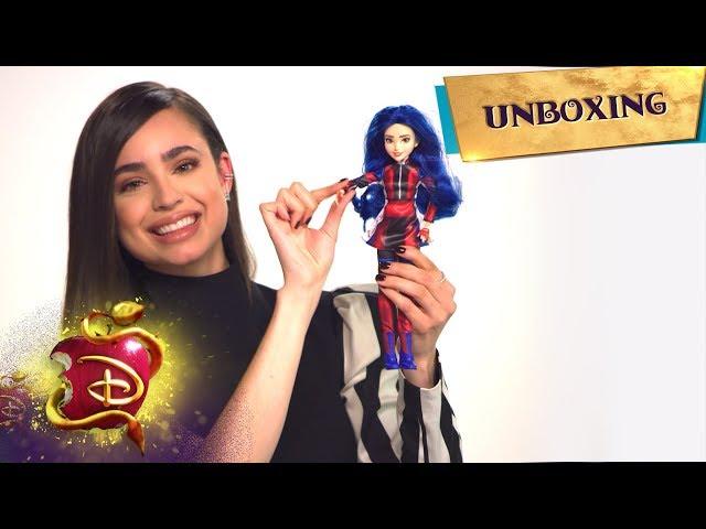 The Evie Doll  | Unboxing with Sofia Carson  | Descendants 3