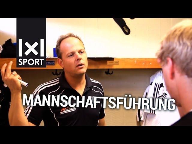 Fußballtrainer Daniel Weber - Mannschaftsführung