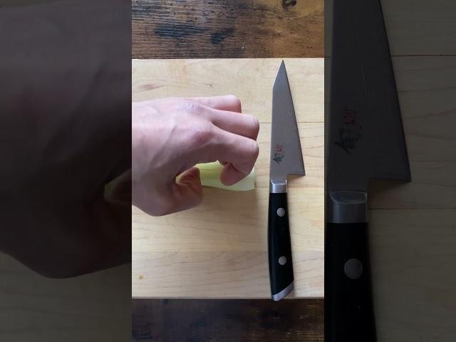 Perfect Knife Skills: "The Claw" Learn to Cut #shorts #knifeskills #cooking