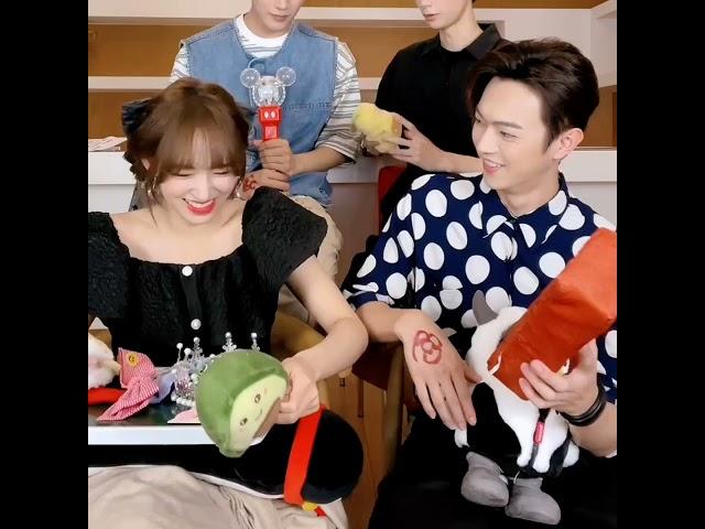 Cheng Xiao and Xu Kai arm wrestling | Who is the winner???