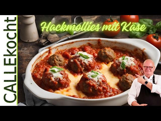 Hackbällchen mit Käse – Gefüllte Frikadellen in Tomatensoße!