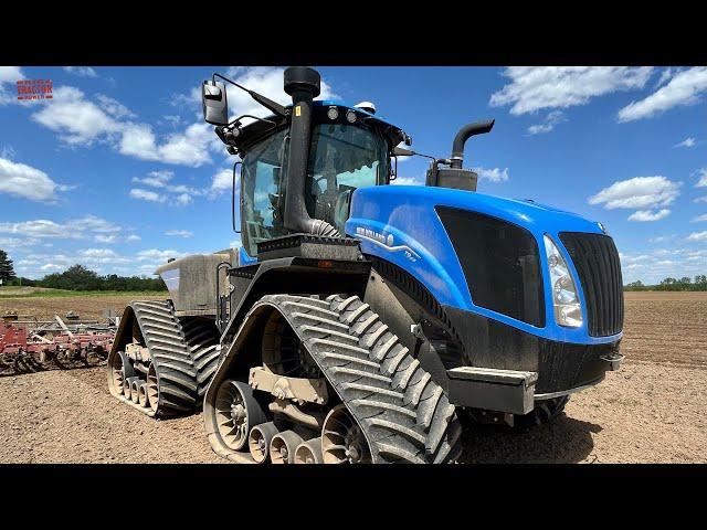 NEW HOLLAND T9.615 SmartTrax Tractor Field Cultivating