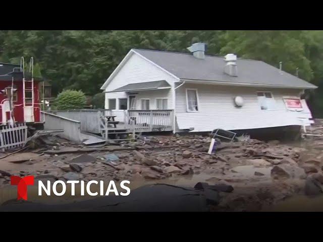 Van tres muertos por las históricas lluvias que azotan al Noreste del país | Noticias Telemundo