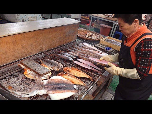 Amazing Charcoal Grilled Fish Process by Grilled Fish Master - Korean street food
