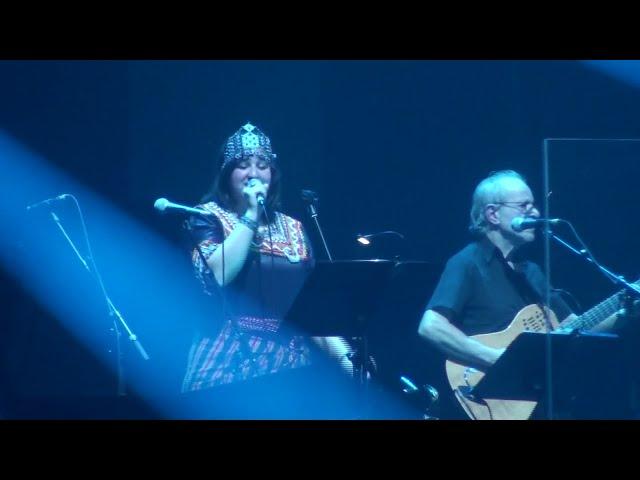 Idir & Lycia Nabeth à Bercy _ Vava inouva en duo