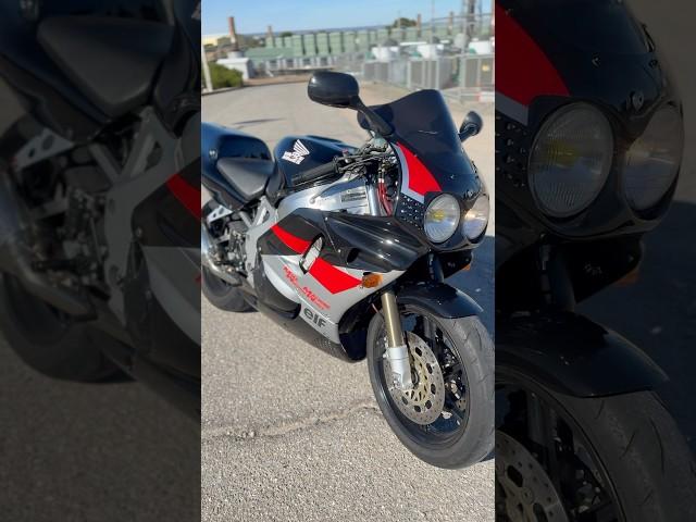 My kind of tranquility  #hoontv #fcr39 #cbr900rr