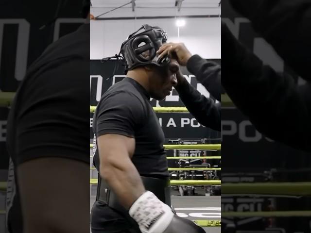 FIRST SPARRING CLIP OF MIKE TYSON RELEASED AHEAD OF JAKE PAUL FIGHT | NETFLIX