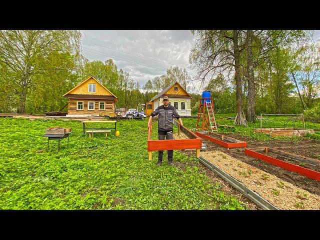 Работа на земле затянула с головой. Делаю ленивый огород из б/у материалов. Добываю старые доски