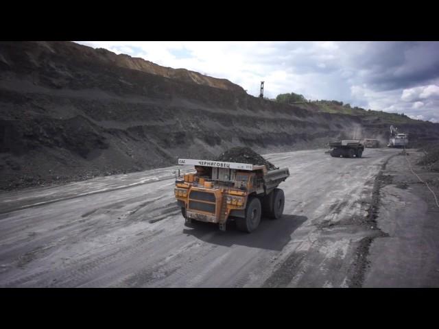 BELAZ 75710: The biggest dump truck in the World!