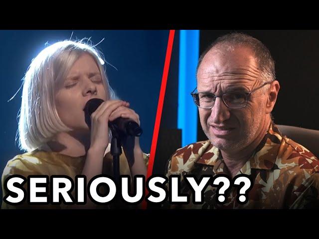 Vocal Coach Analysis: AURORA sings "Runaway", live at the 2015 Nobel Peace Prize Concert