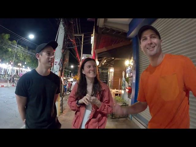 Meeting travelers while exploring Chiang Mai - Thailand