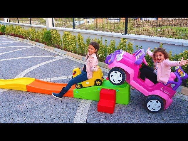 Öykü Ve Masal'ın Sürpriz Renkli Hediyesi - Pretend Play Colors Roller Coaster Ride for Kids