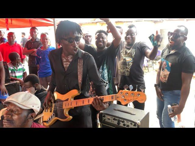 This bass player is a from a different planet. Watch how he wowed the people with super energetic ja