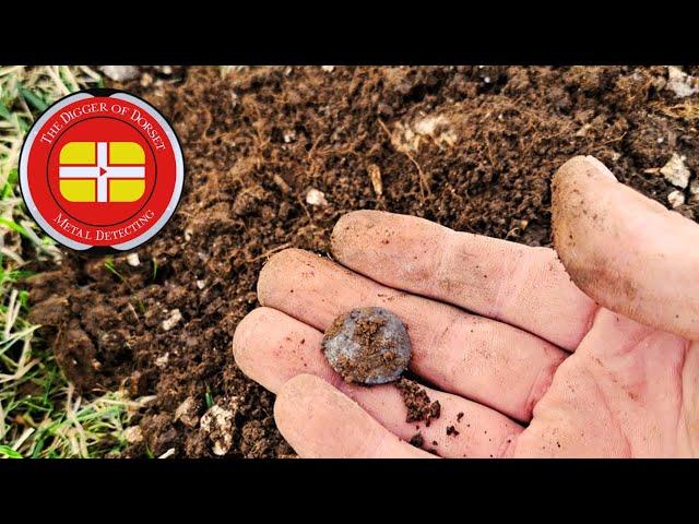 2 Hours In A Busy Field - Metal Detecting UK 2024