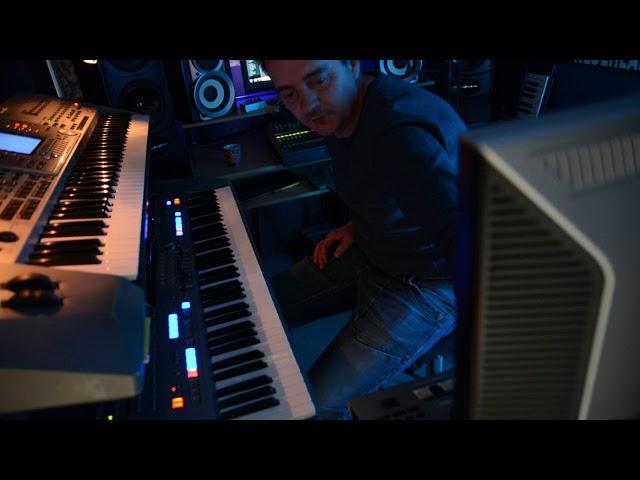 Spiral-Vangelis Cover on the Yamaha Tyros 5 and Vst...played live