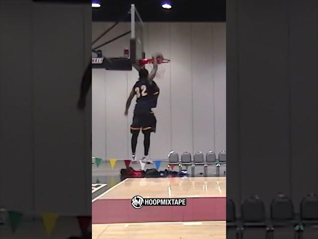 Michael Jordan's son has BOUNCE! 6'0 Jeffrey Jordan