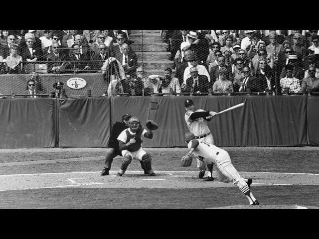 1968 WS Gm2: Lolich homers to extend lead