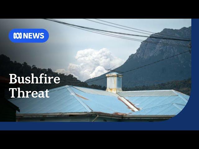 Out of control bushfire burning on Tasmania's west coast | ABC news