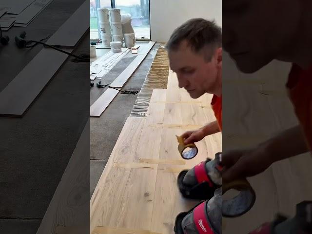 Укладка паркета на стяжку, методом пригруза Паркетные работы любой сложности #паркет #ремонт