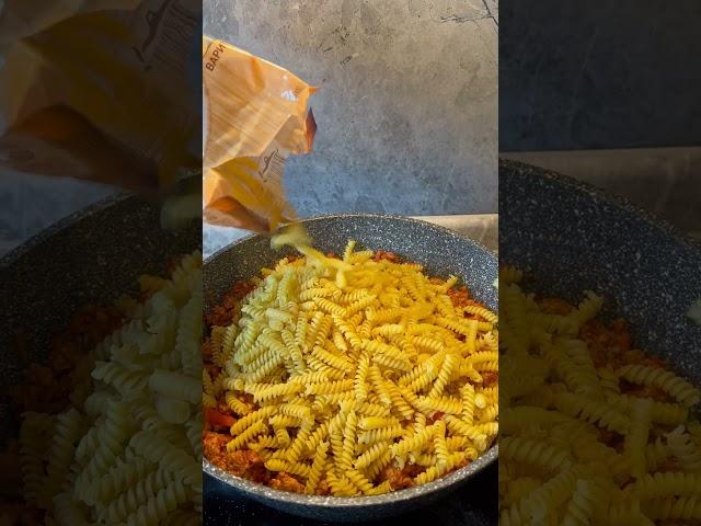 Макароны с фаршем на сковороде  #быстрыерецепты