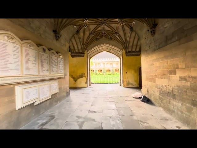 Walking to breakfast at Magdalen College (Oxford, UK)