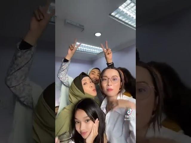 Siti Saleha, Wan Sharmila, Jaja Iliyes, Liza Abdullah & Dhia Irdina 