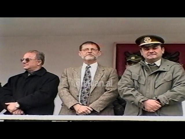 Ceremonia e stervitjes në Garden e Republikes (30 Dhjetor 1999)