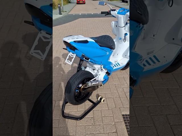 Clean Fully Tuned Blue and White Yamaha Aerox #scooter #tuning #yamaha #aerox #70cc