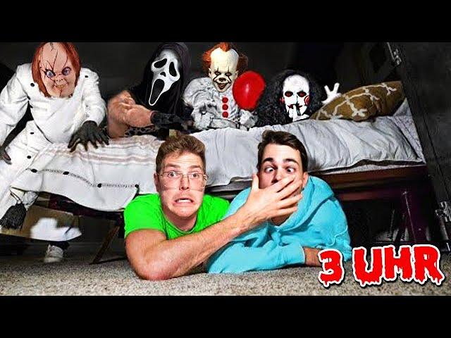 FEIER niemals HALLOWEEN im HORROR HAUS um 3 UHR NACHTS (Pennywise kommt mit Freunde)