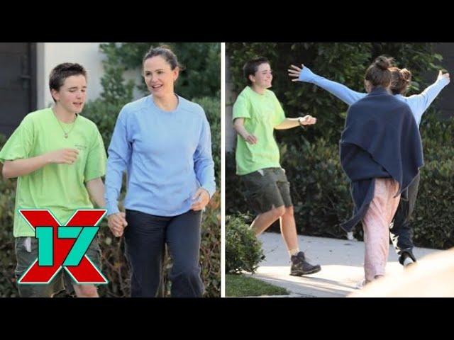 Jennifer Garner Visits The Kids At Ben Affleck's House Amid His Split From JLo