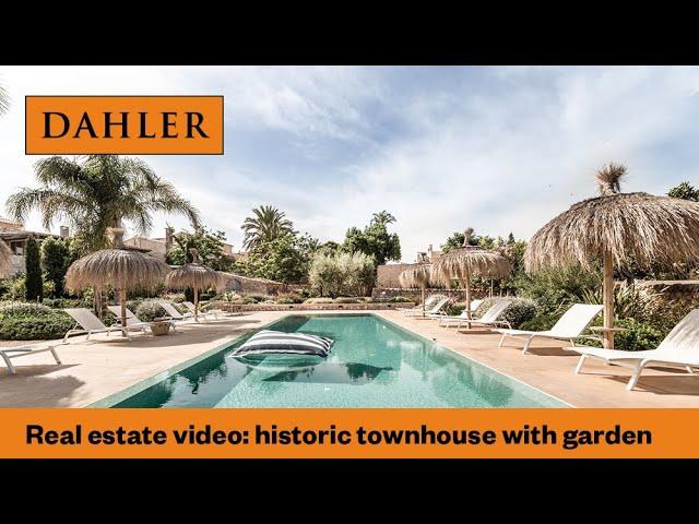 Charming, historic townhouse with dream garden and rental license