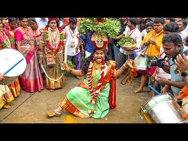 Jogini Shymala Devi Bonam Dance at Secunderabad Mahakali Bonalu 2024 | shymala devi bonam dance