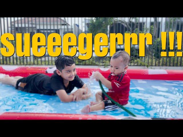 AA BERENANG BARENG CIPUNG!! WAW SERRRRUU