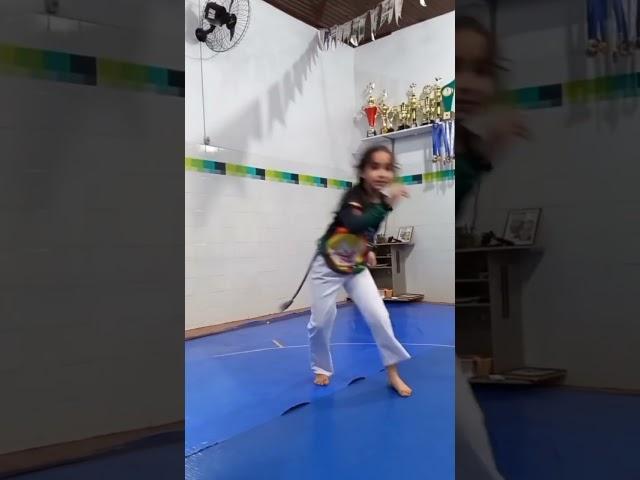 joga que joga               #capoeira #capoeiraangola #capoeira#floreios #acrobacias #capoeiramoves