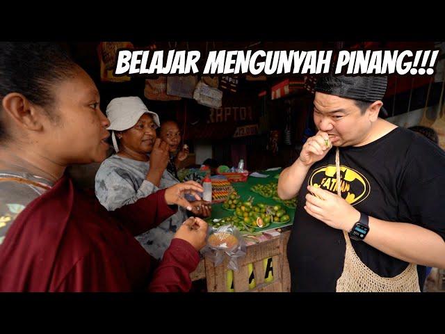 DIAJARIN MAMAK-MAMAK PAPUA CARA MENGUNYAH PINANG!!!