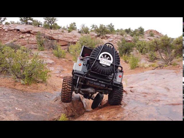 Mahindra Roxor on the Flat Iron Mesa Trail (Moab Utah) Watch till the end!