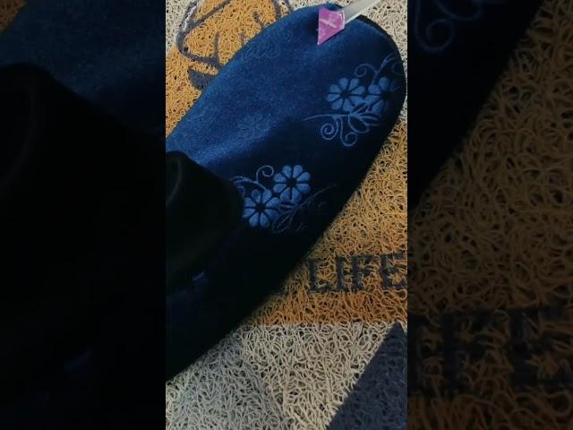 SEPATU TAWAF