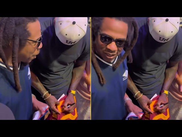 Lebron James Linked Up With Jay Z And Signs Autographs For Him At Fanatics Fest Last Night