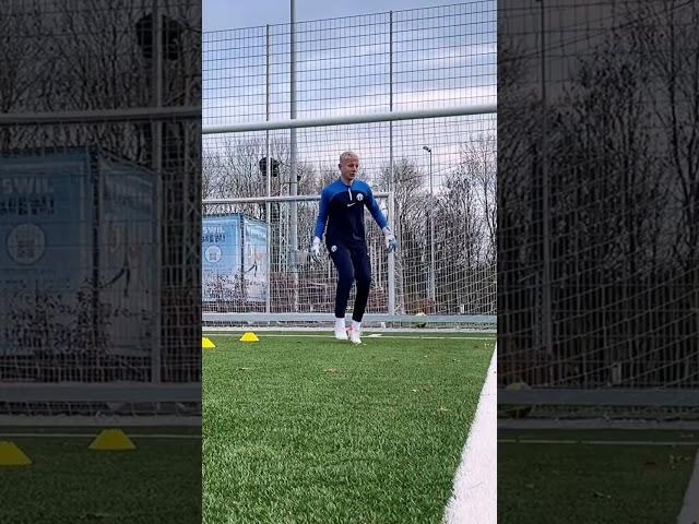 Top Talent goalkeeper FC Zürich U-16 #goalkeeper #goalkeepertraining #goalkeepersave #torwart