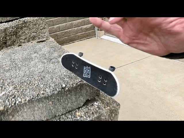 EPIC STREET FINGERBOARDING!