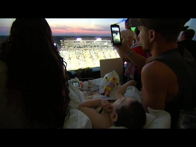 Iowa Fans Wave to Kids at the Children's Hospital