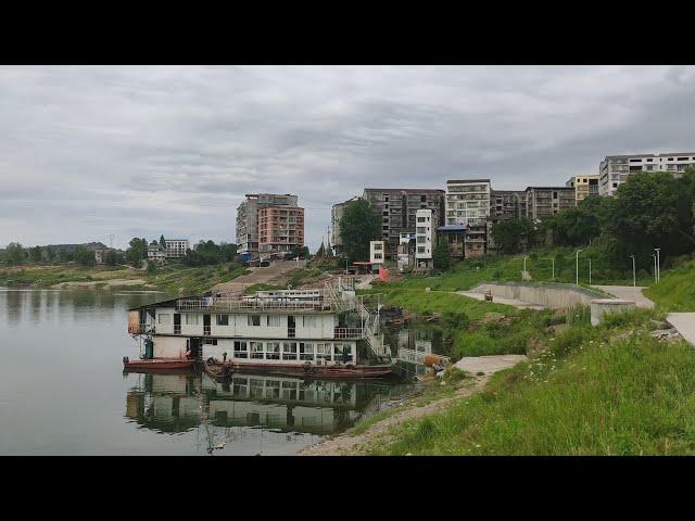 四川旅游偶遇风景如画小镇，依山傍水房价不高，太适合养老了