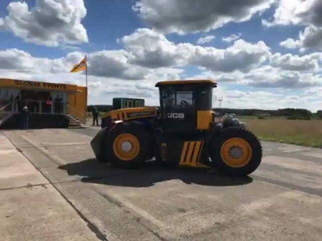 JCB Fastrac sets new British record for fastest tractor