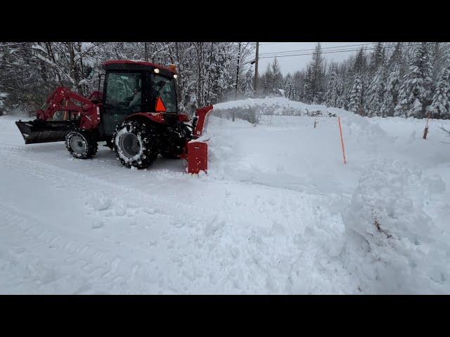 Opening my driveway after the snowstorm  / TYM T474 tractor / Pronovost Puma 72’’ Snowblower