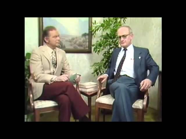 Former KGB Agent Yuri Bezmenov Explains How to Brainwash a Nation (Full Length)