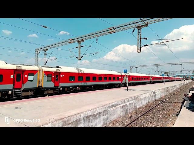 Train No-12969 Comimbatore Jaipur superfast express full speed #indianrailways #jaipur