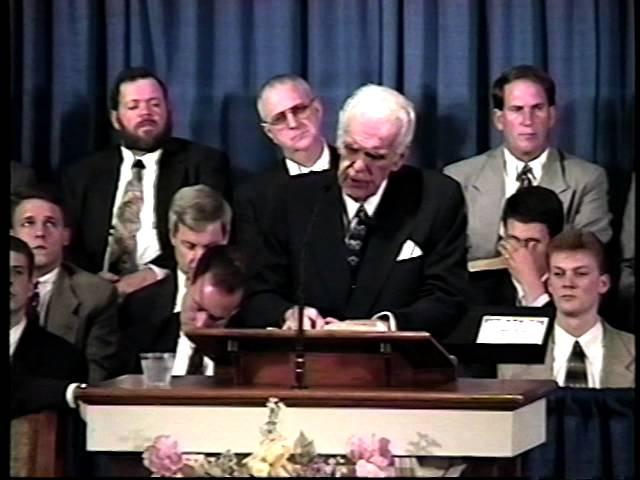 Dr. Lee Roberson - A Message Preached in 1958 (Evening Service)