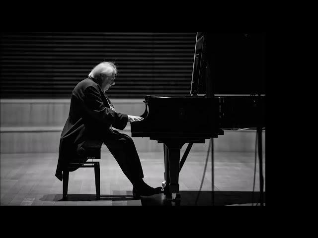 Grigory Sokolov plays Bach, Beethoven and Bach/Brahms